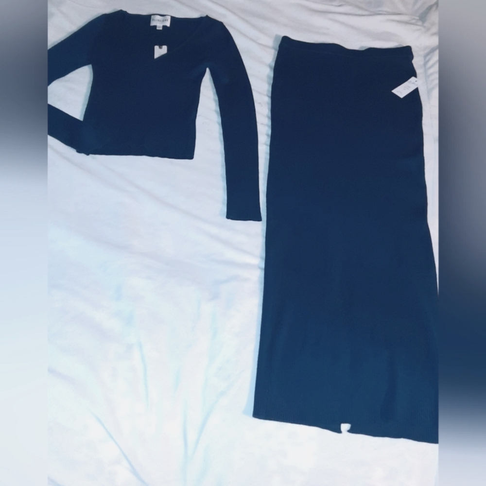 beautiful set of blouse and long skirt size small stress